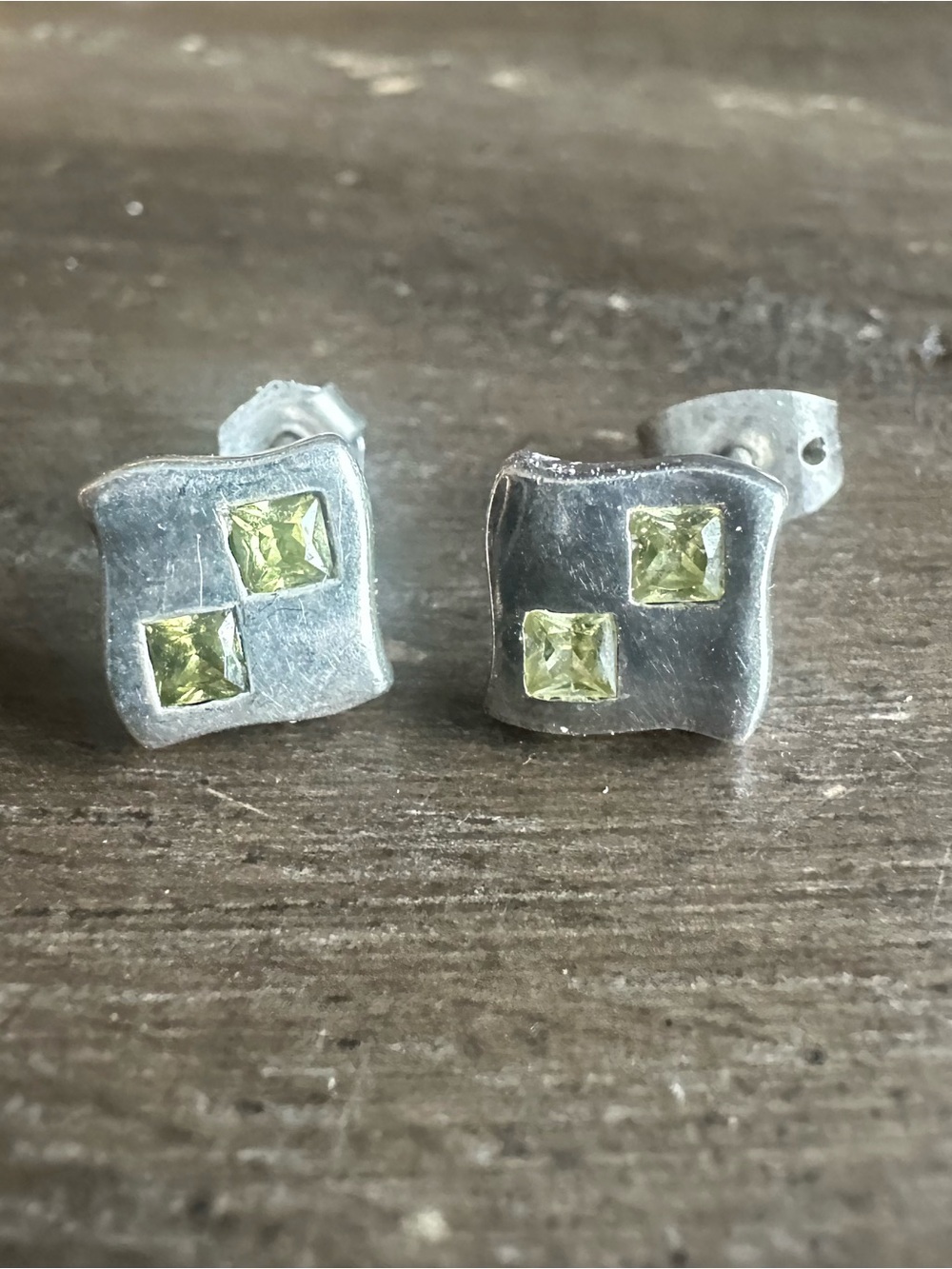 VTG Sterling Silver Square Stud Earrings with Light Green Peridot